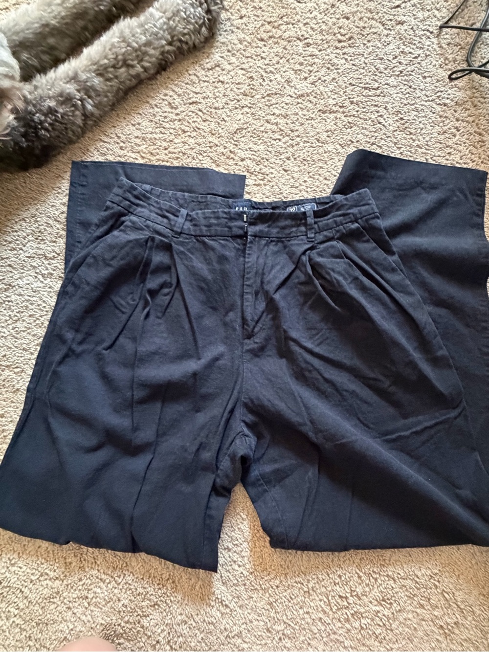 GAP Black Women's Pleated linen Trousers